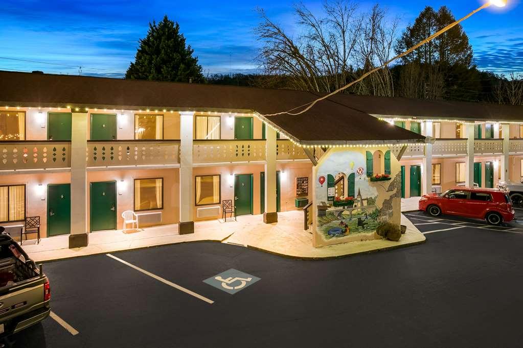 Quality Inn Downtown Helen Exterior photo